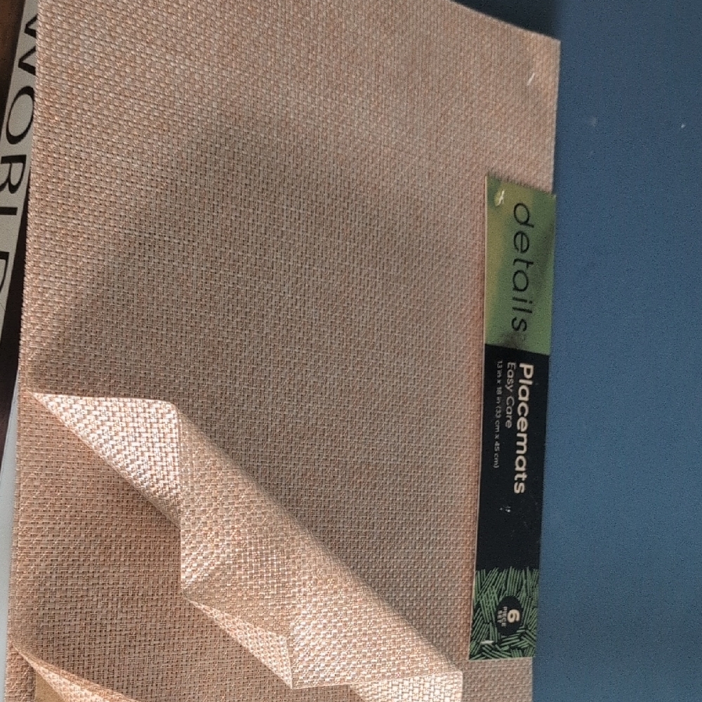 Tail Beige Textured Placemats